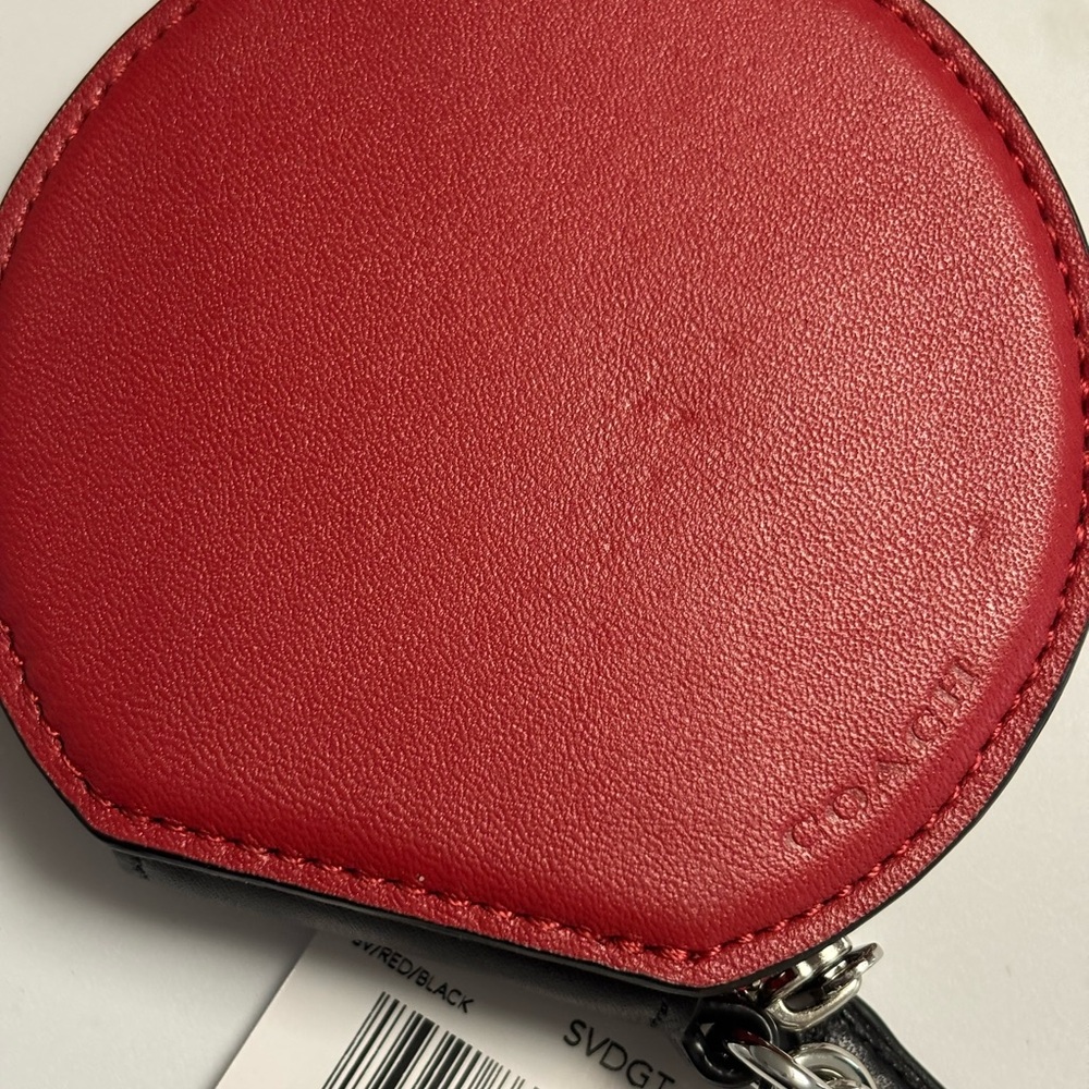 New, Vintage Coach Leather Ladybug Large Coin Purse/Chain - Picture 5 of 6